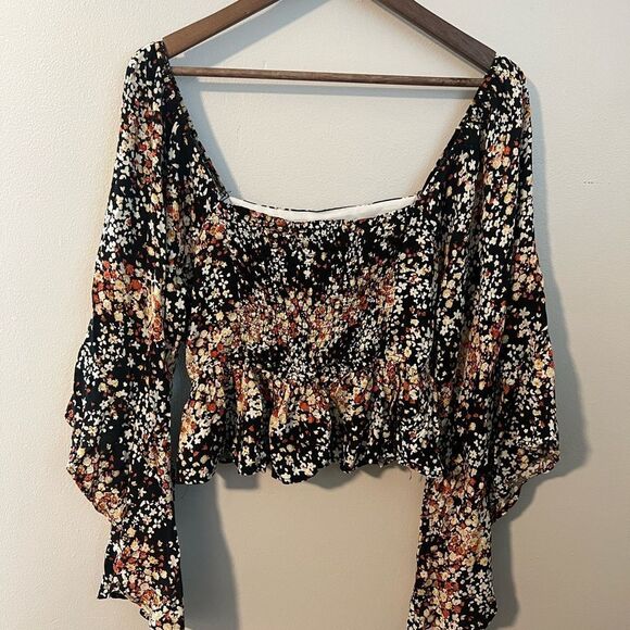 Floral Boho Flowy Cropped Blouse - Picture 4 of 9